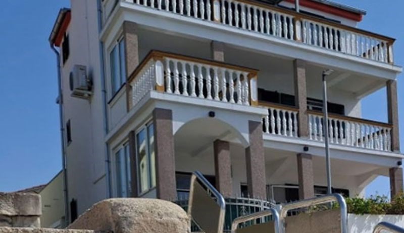 Fotka iz Dalmacije zbunila je apsolutno sve, nikom nije jasno zašto je vlasnik ovo napravio