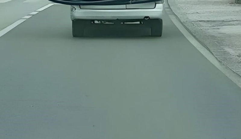 Čovjek iz Mostara je odlučio prevesti cijevi duge 20 metara autom, morate vidjeti kako se snašao