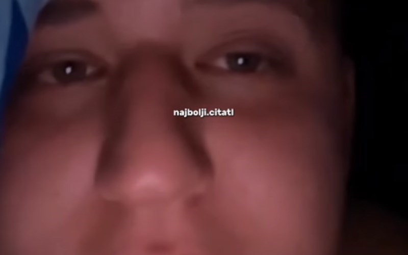 Ova legenda snimala se usred noći kako šalje poruku komarcu, snimka je apsolutni hit u regiji!