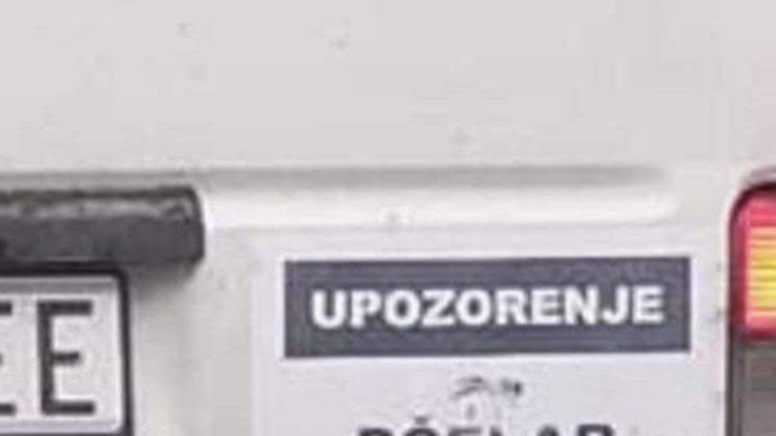 Zagrebom kruži kombi s genijalnim upozorenjem koji je postao hit, svi su ga primijetili!