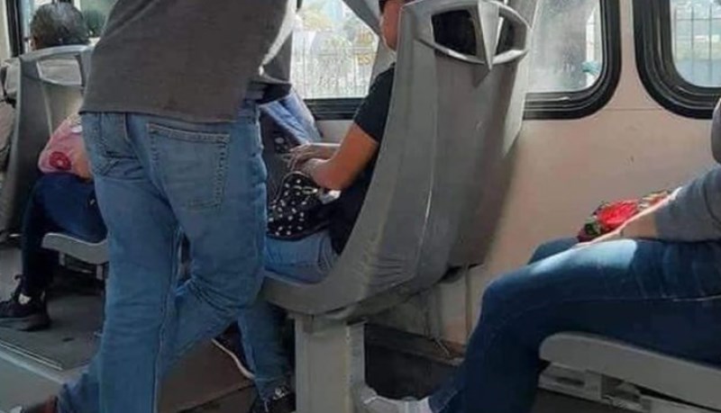 Scena iz tramvaja podijelila je Balkan, jedni kažu da je tip popučar, a drugi da je veliki gospodin