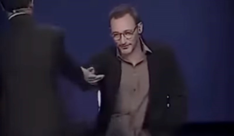 Ljudi masovno pišu da nakon ovog videa više nikad neće koristiti mobitel u društvu, pogledajte zašto