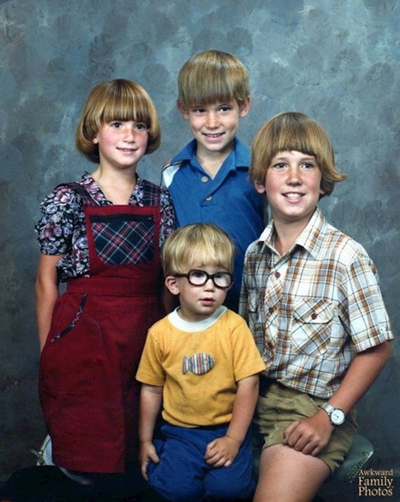 "Ovo sam ja i moja braća i sestre s našim home made frizurama. Mama je bila škrta i očito slijepa."