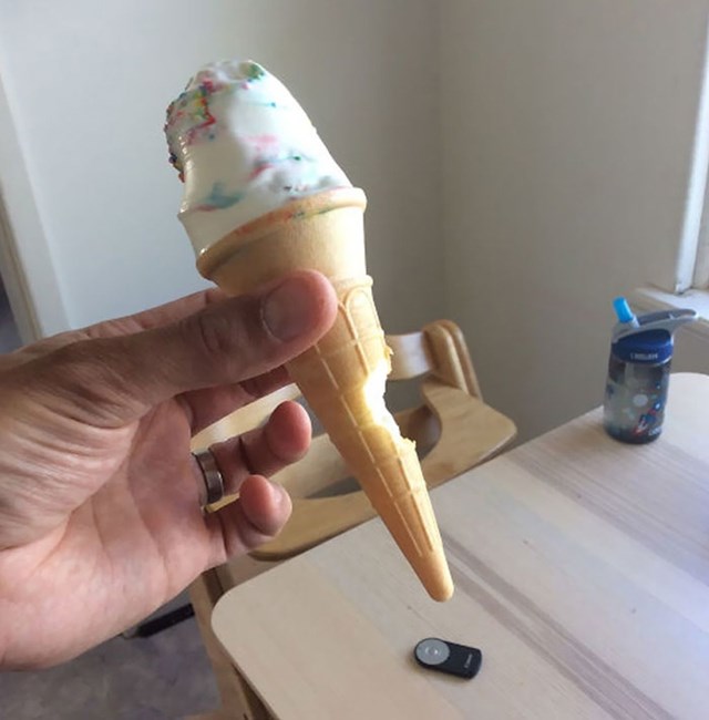 Ovako jede sladoled, prvi griz je obavezno tu