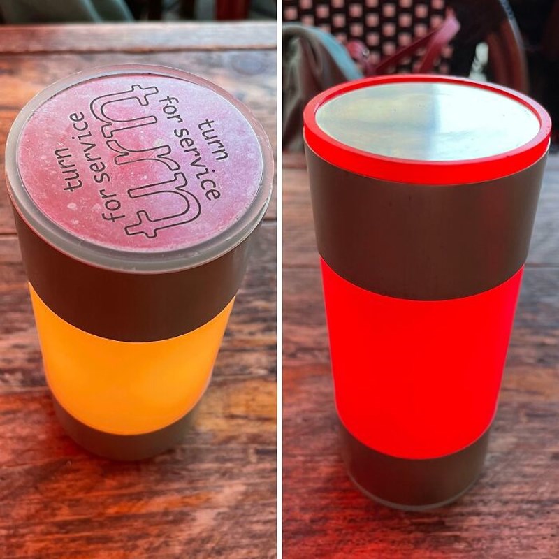 Kafić u Nizozemskoj ima čaše koje svijetle drukčije kad želite da dođe konobar