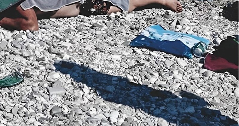 Prizor s plaže nasmijao je tisuće na Fejsu, sve će vam biti jasno kad vidite kako jedan tip odmara