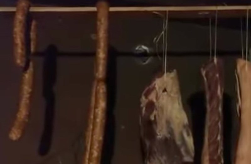 Tip iz Imotskog omislio je najluđi način sušenja mesa, čitava regija se smije ovom izumu