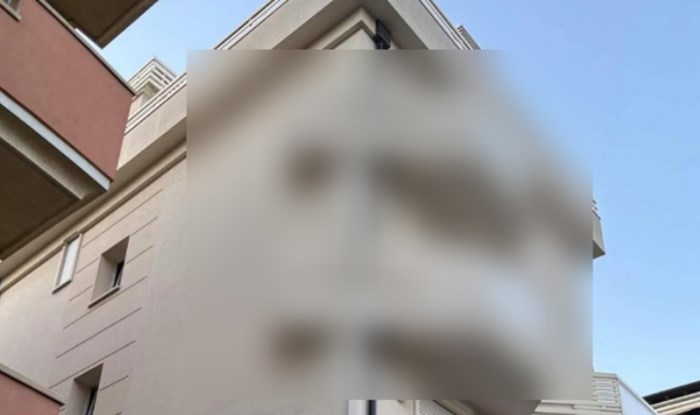 Fotka zgrade iz BiH kruži regijom, nikom nije jasno kako je moguće napraviti ovakve balkone