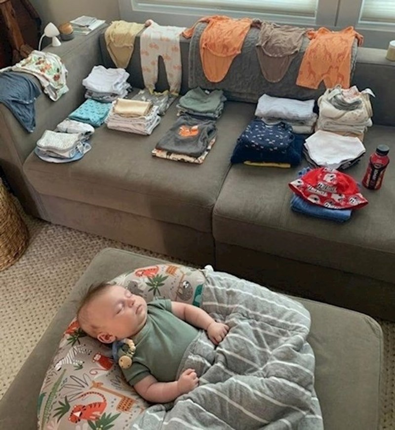 Ima više odjeće nego ja. Peglanje i pranje traje beskonačno