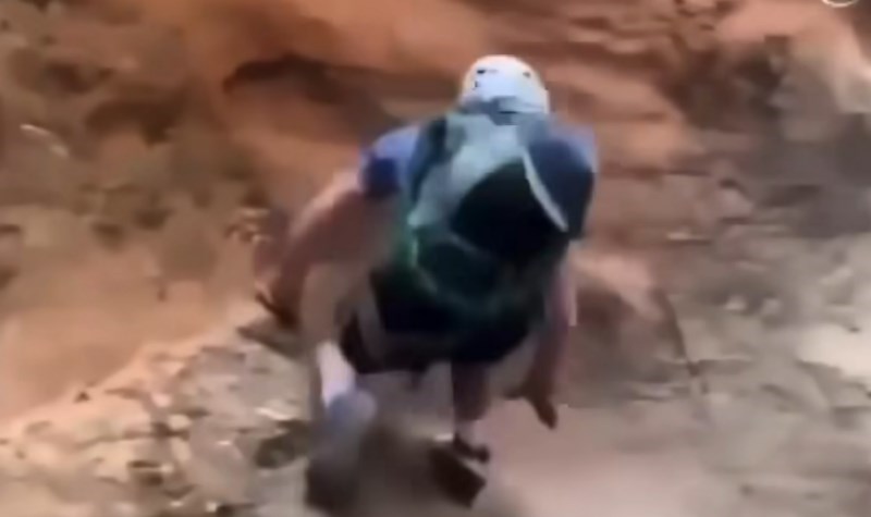 Tip je odlučio skočiti na strmu liticu, nitko ne vjeruje što je uspio izvesti nakon skoka