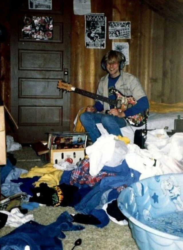 Kurt Cobain u svojoj sobi (1985.)
