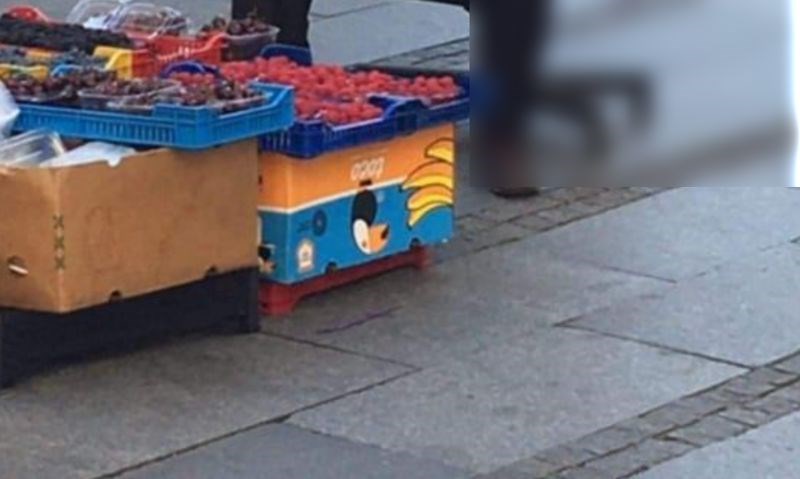 Prodavač na ulici u Beogradu postao je zvijezda zbog onog na čemu sjedi, ovo morate vidjeti