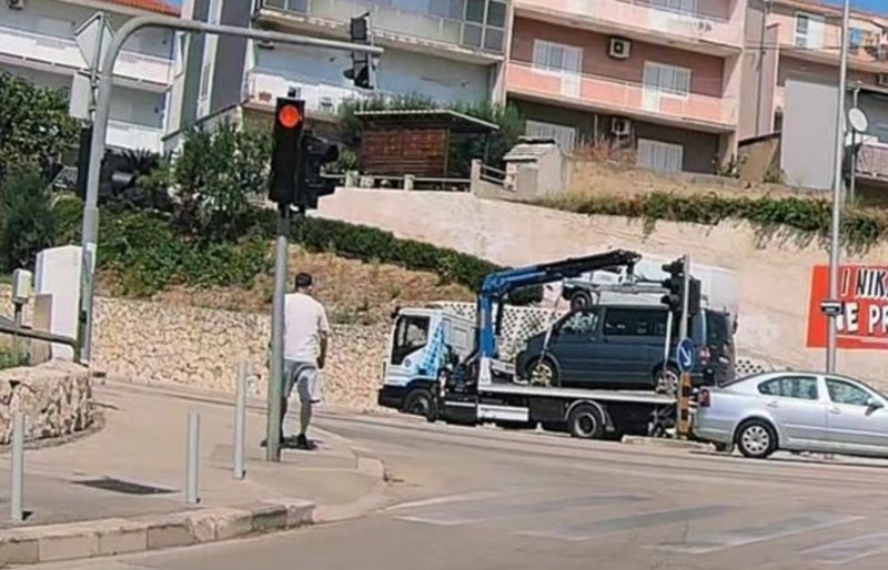 Tip u Splitu je vidio crveno na semaforu, ljudi su u čudu što je napravio da ipak prođe