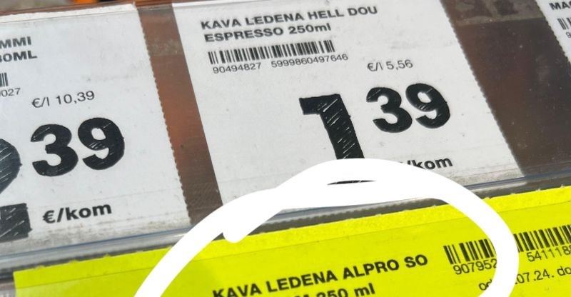 Netko se malo zaigrao s opisom kave u popularnoj trgovini, ljudi su oduševljeni