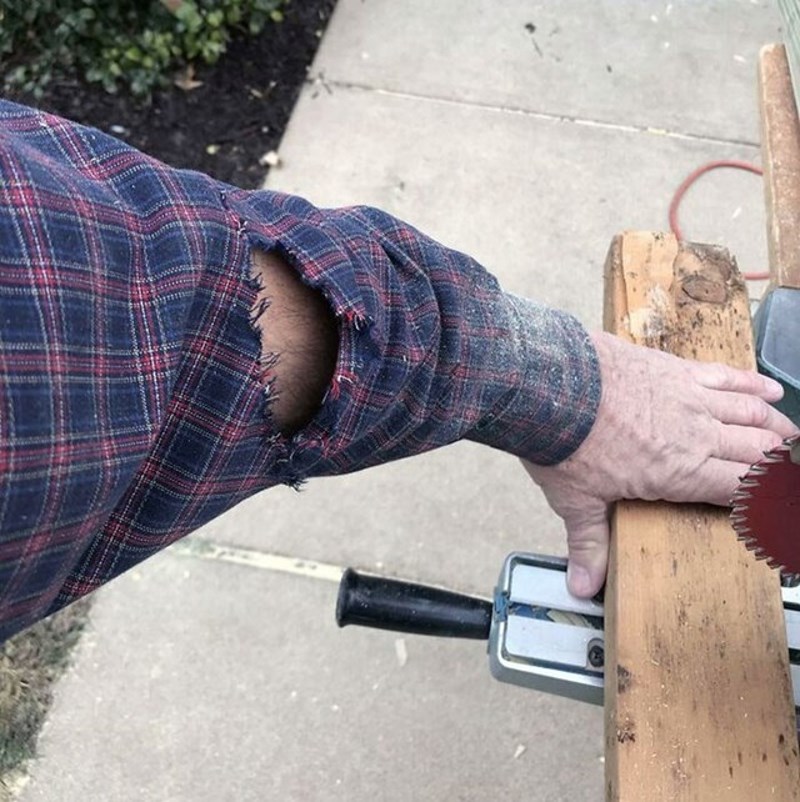 Kolega ga je slučajno pogodio srijelom na treningu, spasio ga je mobitel