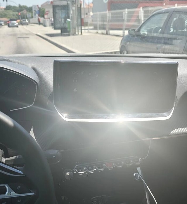 Peugeot koji vas zasljepljuje