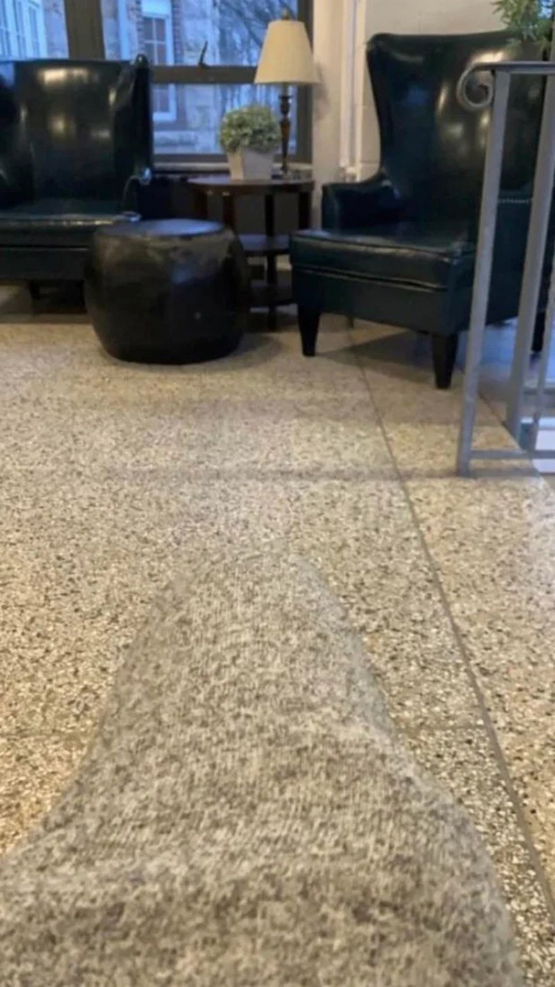 Vidite li hlače na slici?