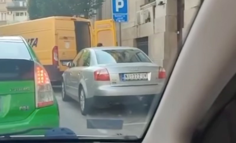 Scena iz Beograda postala je hit u regiji zbog onog što radi tip iz kombija, morate vidjeti!