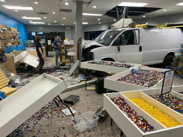 Zaletio se u Lego store