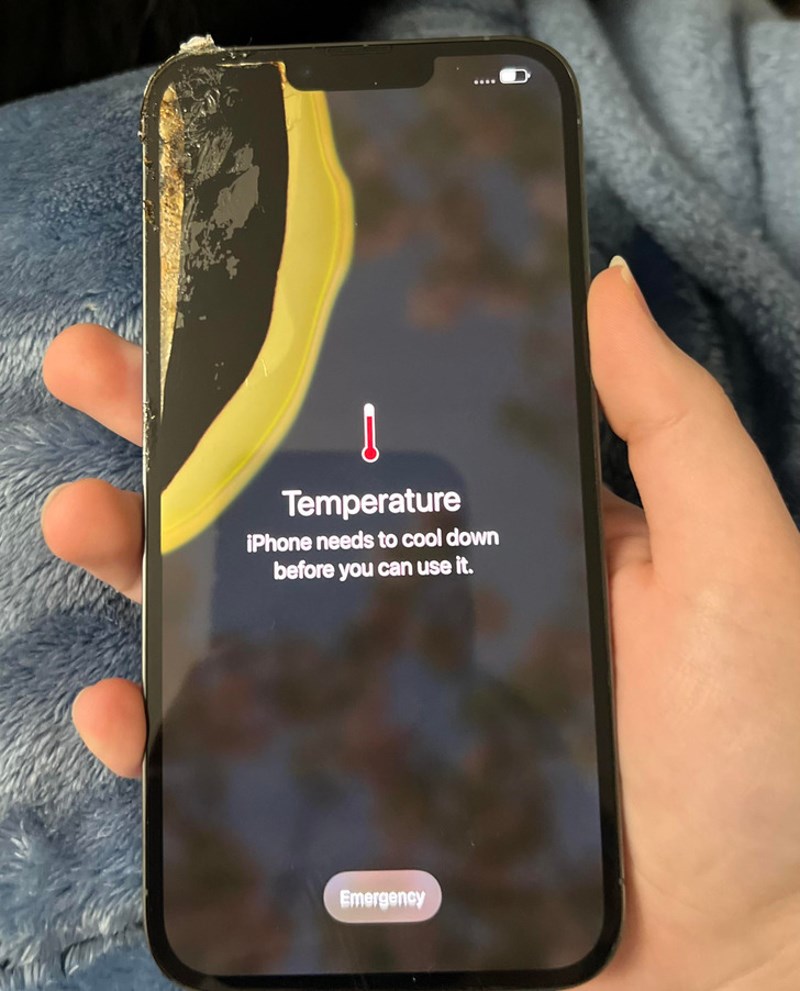 Kupila je mobitel i slučajno ga ostavila na upaljenom štednjaku