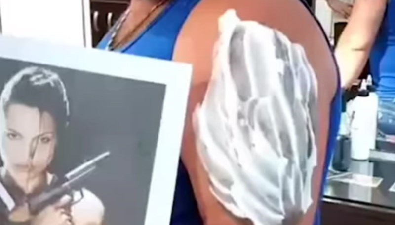 Odlučio je tetovirati legendarni filmski lik na ruku, morate vidjeti kako je to ispalo