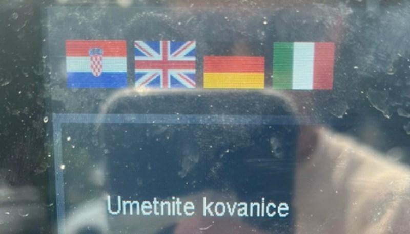 Tip je morao snimiti poruku koju mu je prikazao aparat za parkiranje u Rovinju, ovo morate vidjeti