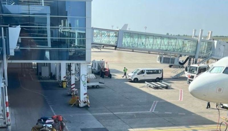 Masovno se dijeli scena s aerodroma u Beogradu, nećete vjerovati kako se prtljaga prenosi u avion