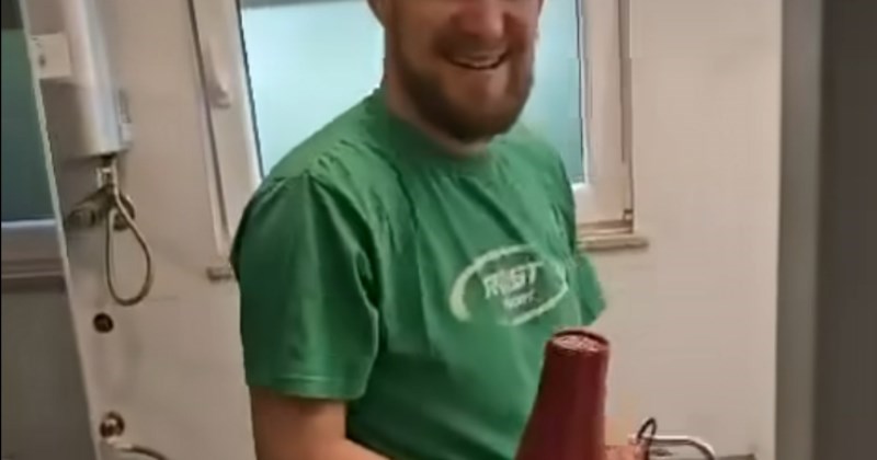 Tip je odlučio sam srediti struju u svojoj kući, video gdje pali fen je apsolutni hit