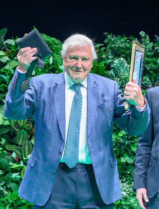 Sir David Attenborough je stariji od narezanog kruha