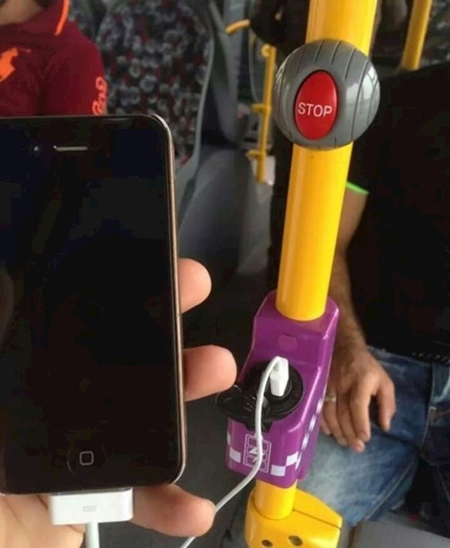 U javnom prijevozu imaju punjače za gadgete
