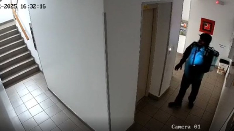 Širi se snimka iz zgrade u Zagrebu, zgrozit će vas što je dostavljač napravio dok je čekao lift