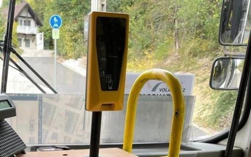 Ljudi ne vjeruju da je ovaj autobus stvaran, morate vidjeti u čemu se ljudi u Mađarskoj voze