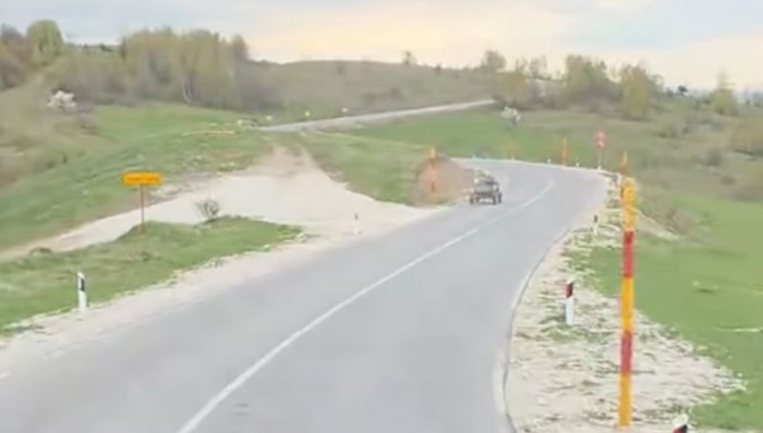 Vjerujte, nemoguće se ne nasmijati na ovu scenu iz BiH. Pogotovo kad vidite scenu iza zavoja