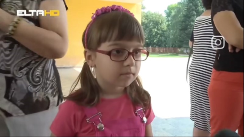 Djevojčicu u Srbiji su pitali zna li neku pjesmu za prvi dan škole, snimka će ući u legendu!