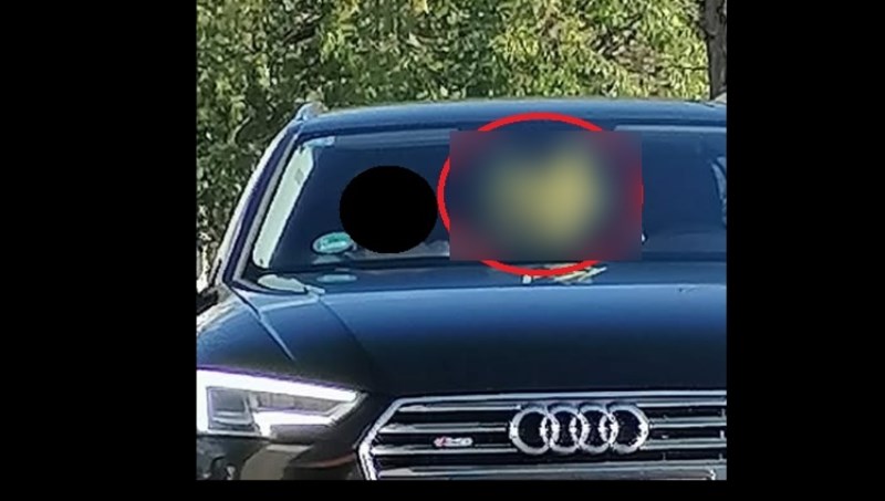 Širi se luda fotka iz Zagreba, morate vidjeti što je vozač Audija stavio za retrovizor