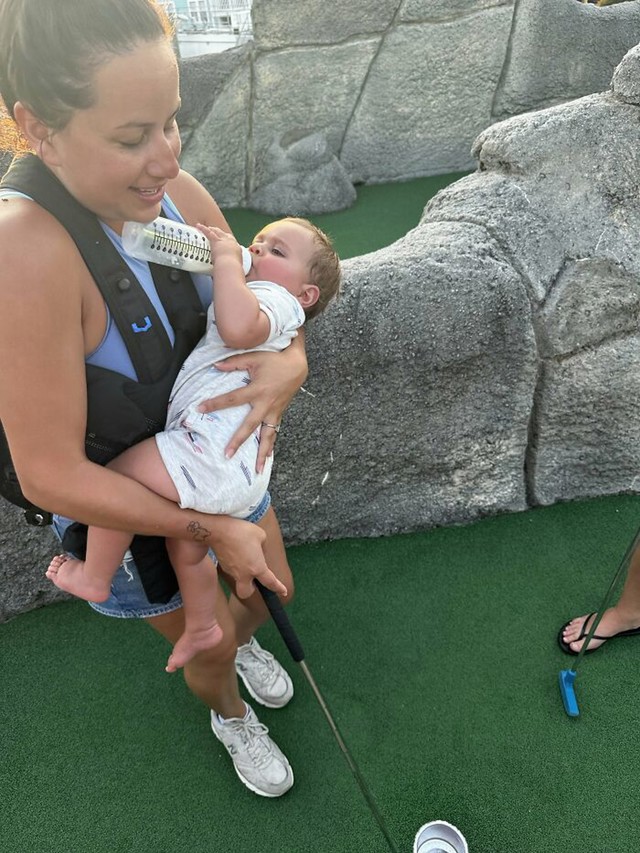 Mini golf i beba