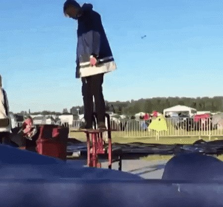 neeeeee...ne stolicom...:))):..