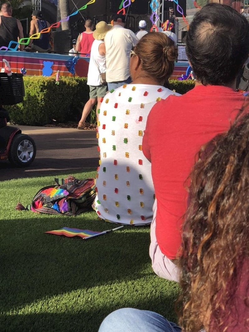 DIY majica s gumenim bombonima