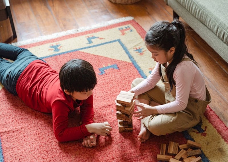 "Nekoliko nas išlo je poslije škole igrati se kod bogatog prijatelja. U jednom trenutku, njegova mama ga je zvala, a nama rekla da će se vratiti kada nešto obavi i zaključala našu sobu. Ispalo je da su imali ručak, a nas nisu htjeli ponuditi..."