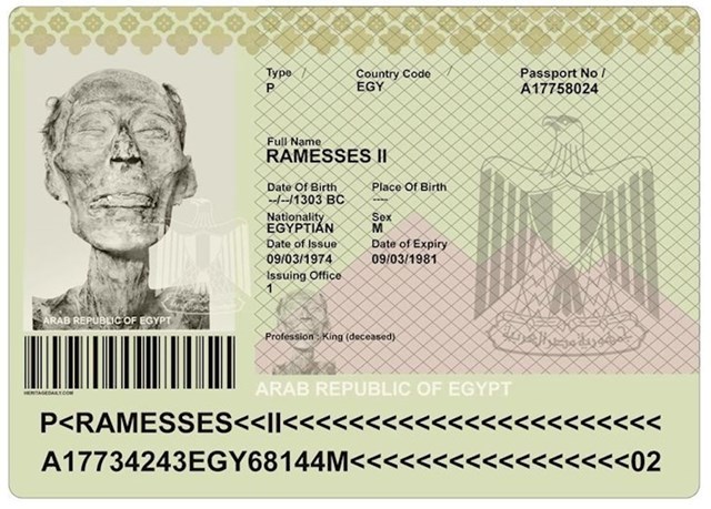 Godine 1974. mumiji faraona Ramzesa II izdana je važeća egipatska putovnica (skoro 3 tisućljeća nakon njegove smrti), kako bi mogao odletjeti u Pariz.