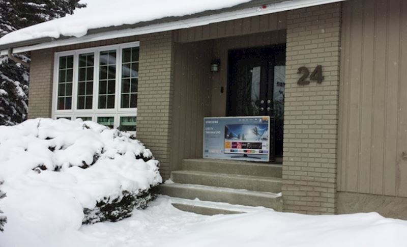 "TV mi je dostavljen tijekom božićnih praznika i dva dana je bio pred vratima dok se nisam vratio kući"