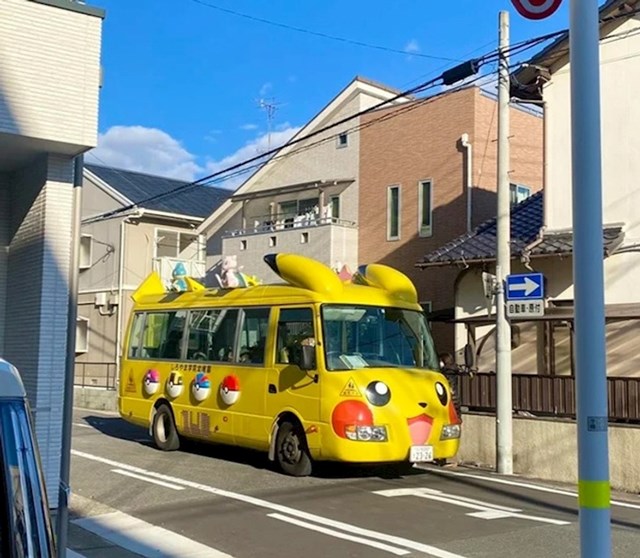 Autobus koji prevozi djecu u vrtiće