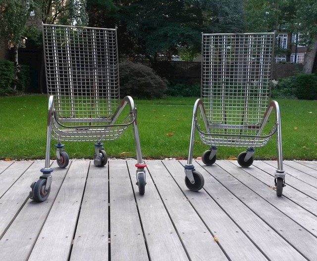 Vrtne stolice napravljene od kolica za shopping