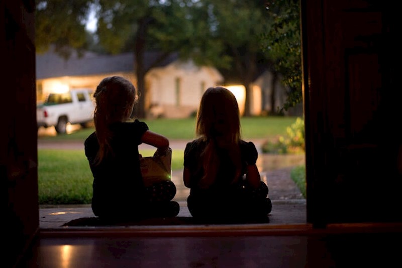 Kuc kuc. "Dobar dan! Može li se XY izaći igrati?"