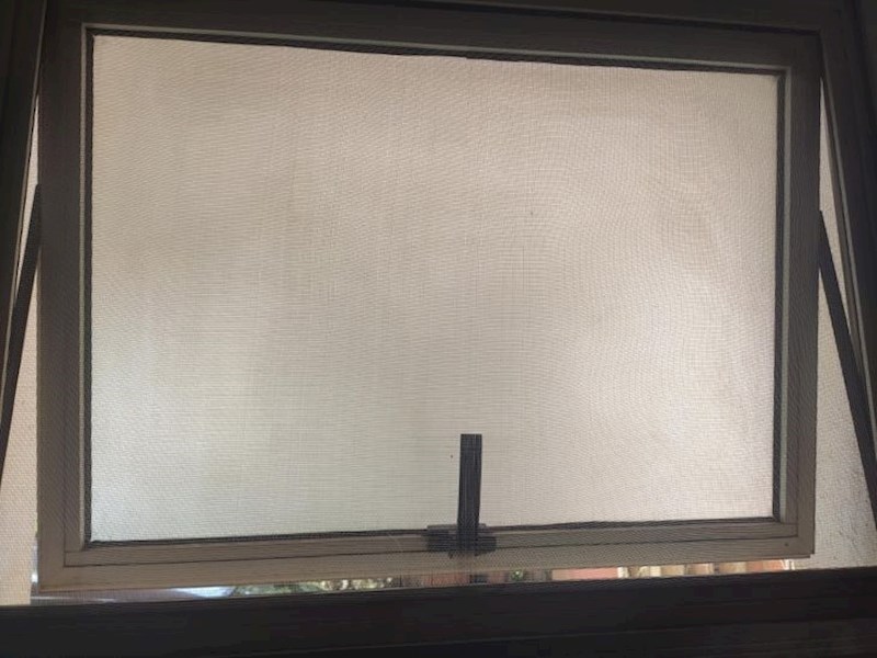 12. Prozor koji se otvara izvana...