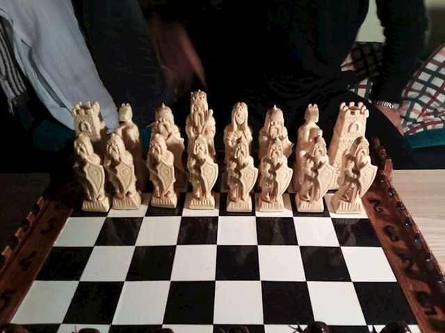 Možete li vjerovati da je ove šahovske figure napravio jedan zatvorenik?