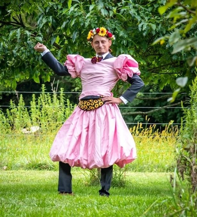 Imali smo najmanje vjenčanje ikad. Muž je ujedno bio i "flower girl" jer je znao da ću plakati od smijeha kad ga vidim