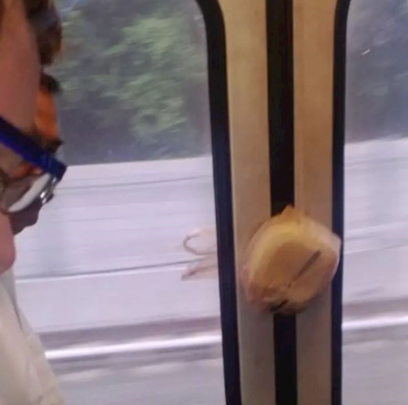 8. Ručak je produžio jednu stanicu, a vlasnik se iskrcao