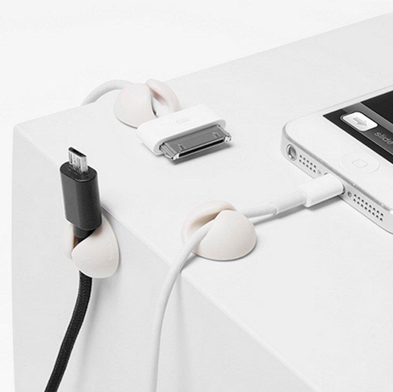 Živcira li i vas kada iskopčate kabel iz laptopa pa on padne na pod? Dosta je bilo!