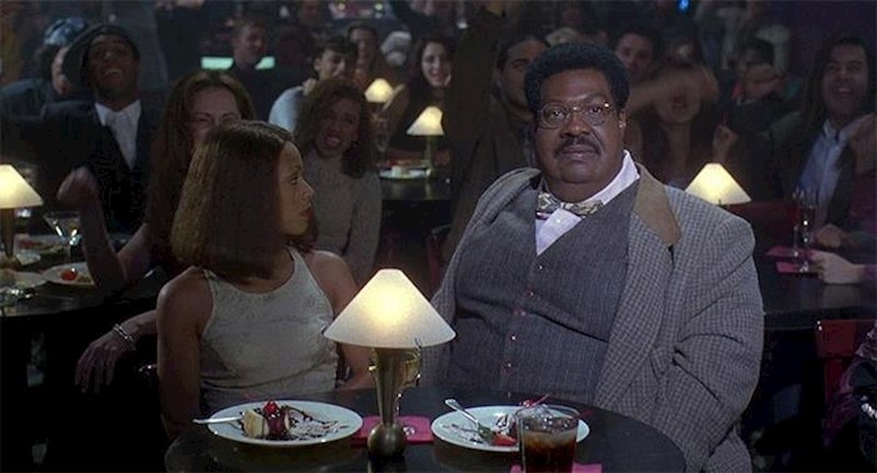 Ako komičar, koji nije bio smiješan zadnjih 10 godina, glumi ne jednu - već dvije uloge u istom filmu